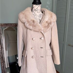 Women's Beige Double-Breasted Pea Coat with Faux Fur Collar Vintage 1960’s